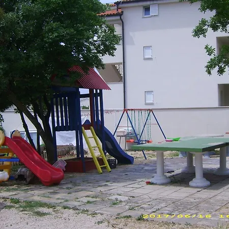 Apartment Deja